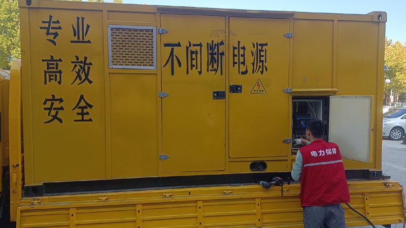 平谷柴油发电机组和UPS电源配合使用时，如何避免切换过程中的电力中断？